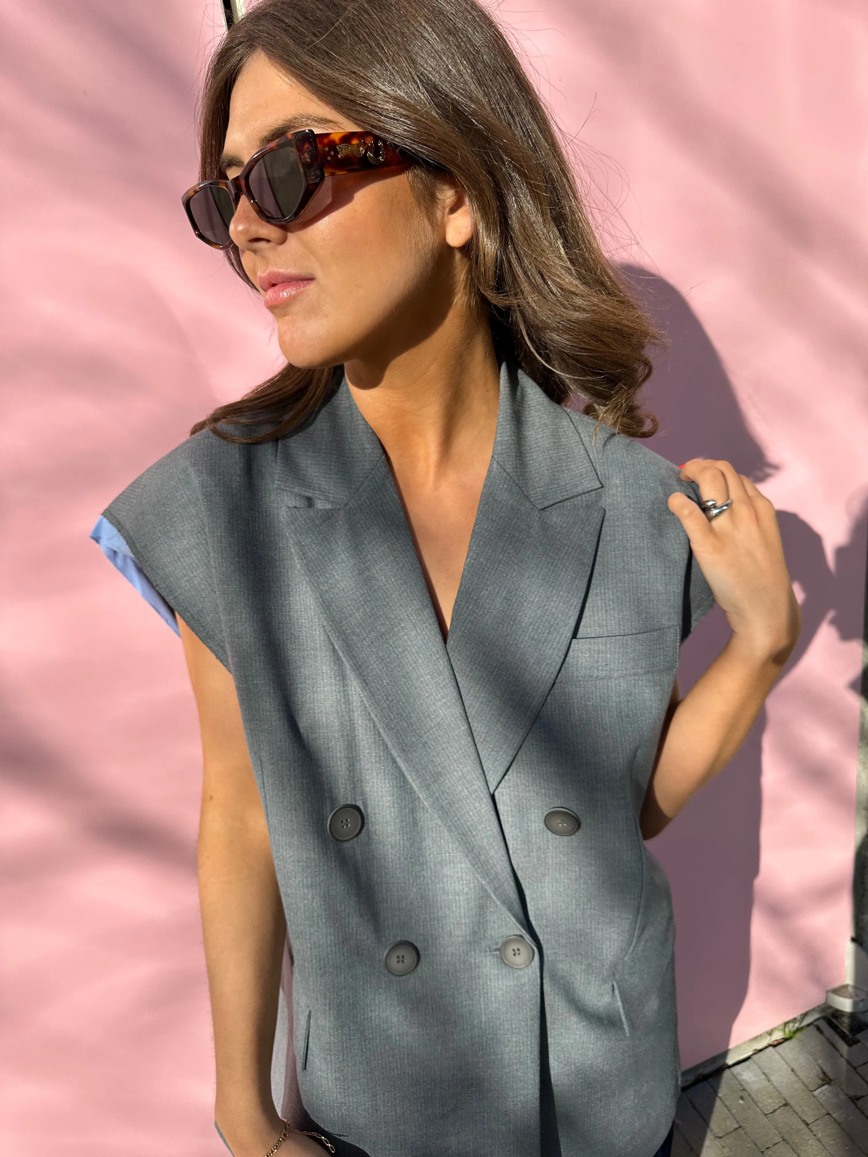 Bobbie sleeveless blazer