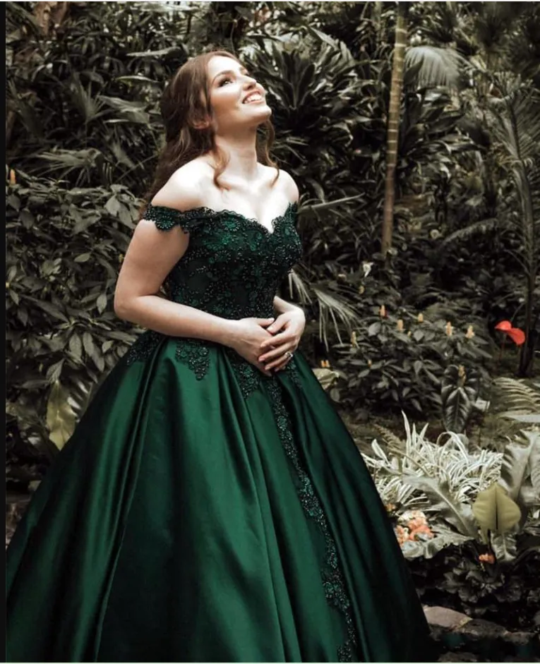 Dark Green Ball Gown Quinceanera Dresses Off Shoulder Beads Crystals Lace Up Sweet 16 Dresses Prom Dresses vestidos de quinceanera SA1345