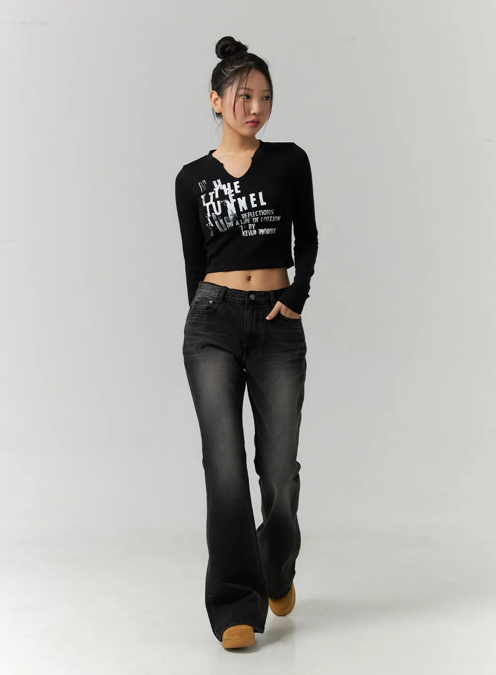 Lettering V-Neck Crop Top CD304