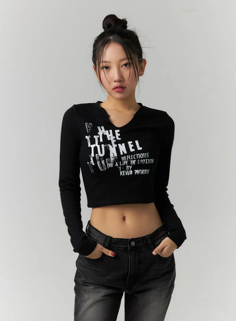 Lettering V-Neck Crop Top CD304